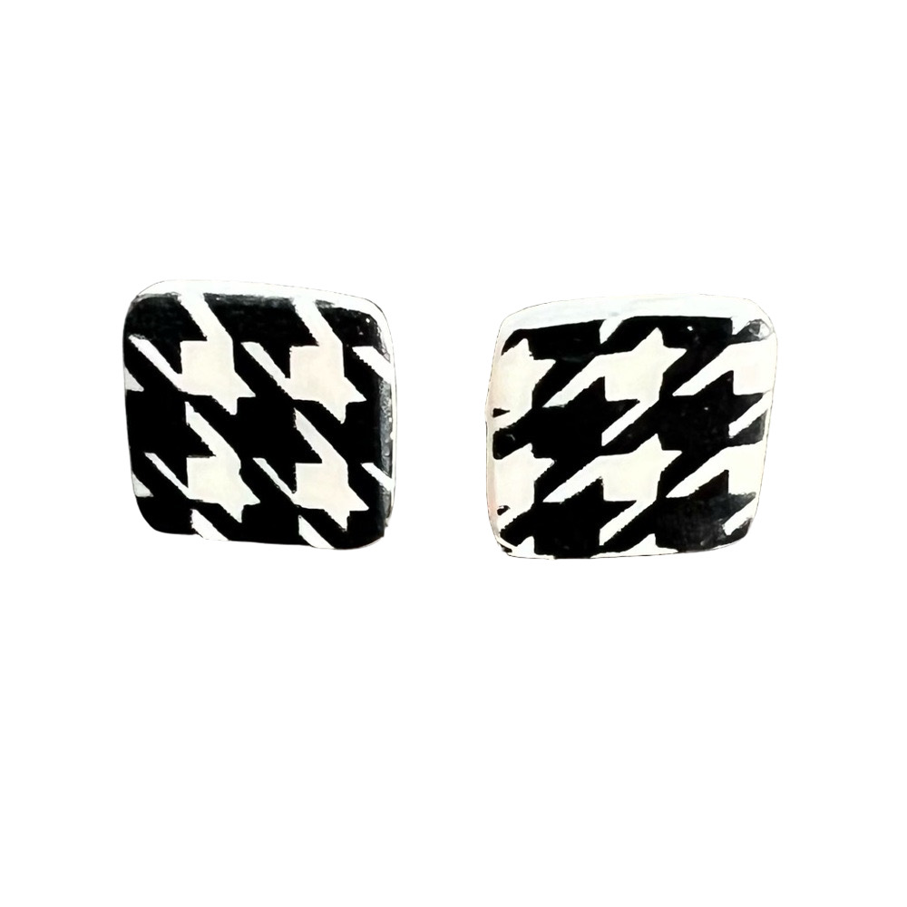 🍭6/$30 Black and white houndstooth square 1980s 1990s style post earring